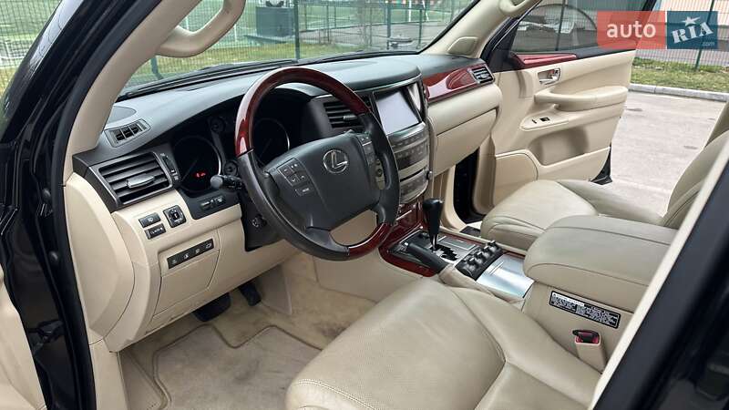 Позашляховик / Кросовер Lexus LX 2008 в Івано-Франківську