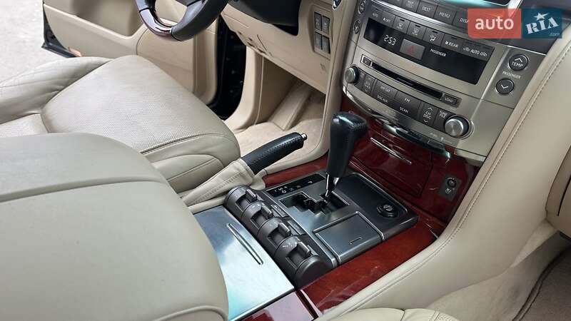 Позашляховик / Кросовер Lexus LX 2008 в Івано-Франківську