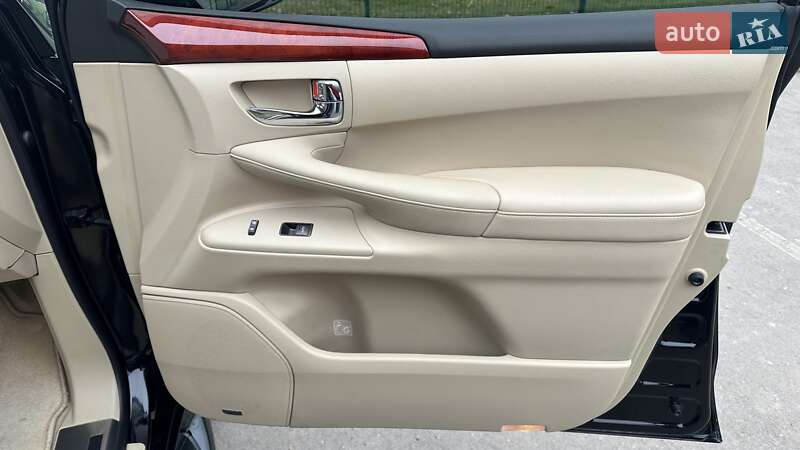 Позашляховик / Кросовер Lexus LX 2008 в Івано-Франківську