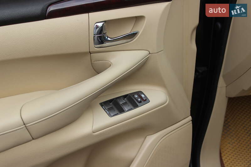 Внедорожник / Кроссовер Lexus LX 2010 в Днепре