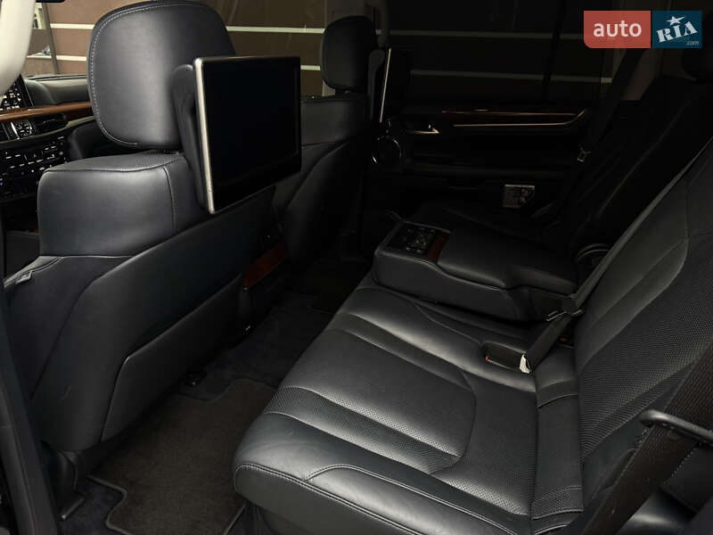 Внедорожник / Кроссовер Lexus LX 2016 в Умани