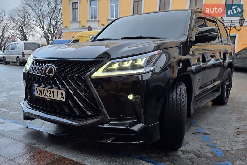 Внедорожник / Кроссовер Lexus LX 2015 в Одессе