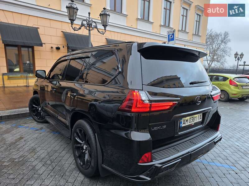 Внедорожник / Кроссовер Lexus LX 2015 в Одессе