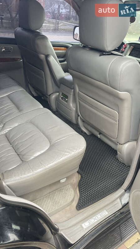 Внедорожник / Кроссовер Lexus LX 2005 в Гайсине