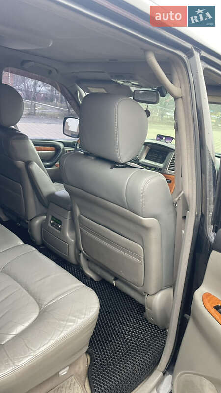 Внедорожник / Кроссовер Lexus LX 2005 в Гайсине