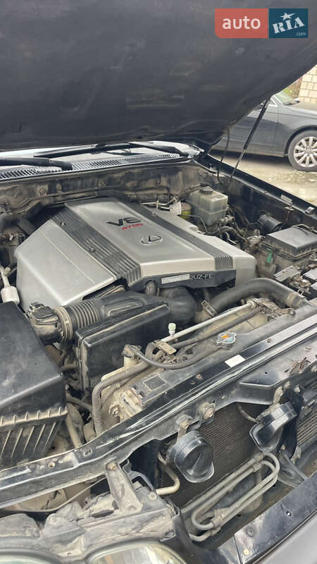 Внедорожник / Кроссовер Lexus LX 2005 в Гайсине