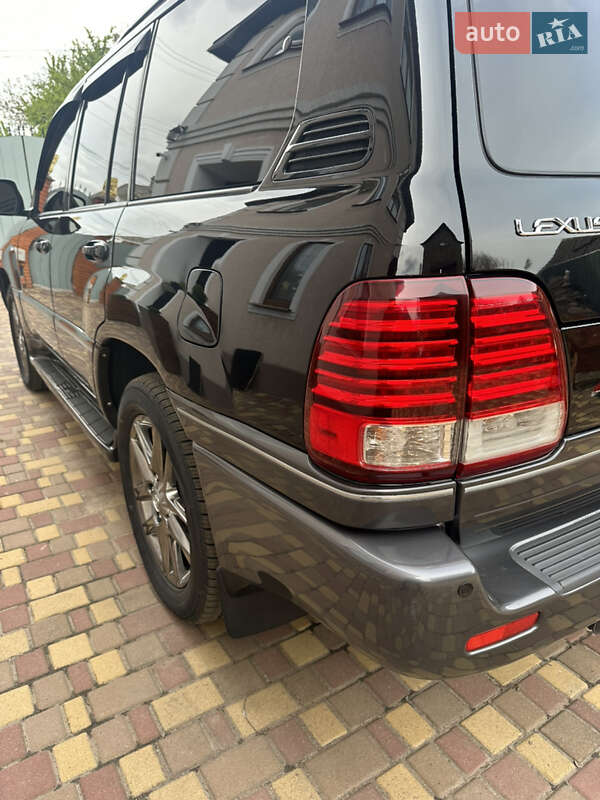 Внедорожник / Кроссовер Lexus LX 2006 в Новомиргороде