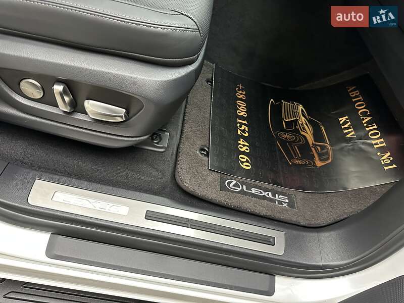 Внедорожник / Кроссовер Lexus LX 2022 в Киеве