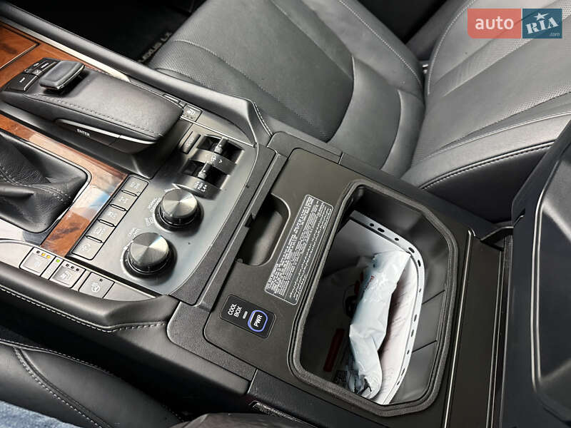 Внедорожник / Кроссовер Lexus LX 2016 в Умани