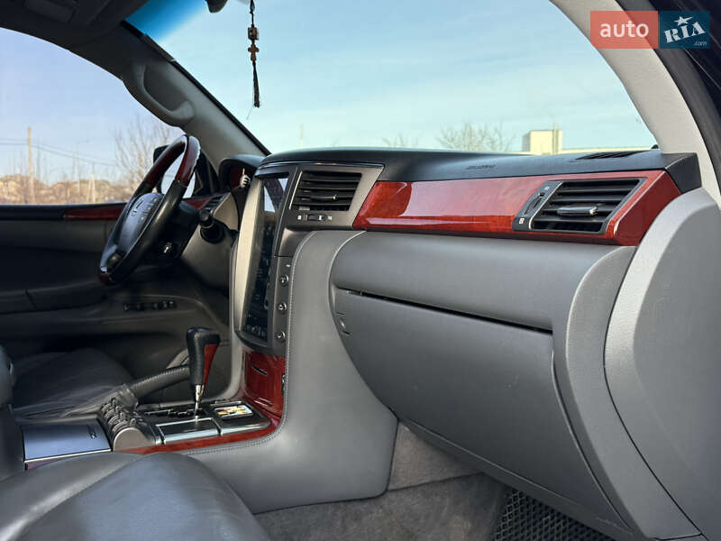 Внедорожник / Кроссовер Lexus LX 2008 в Стрые