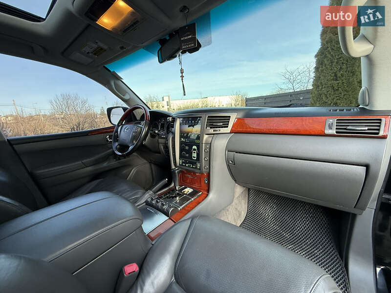 Внедорожник / Кроссовер Lexus LX 2008 в Стрые