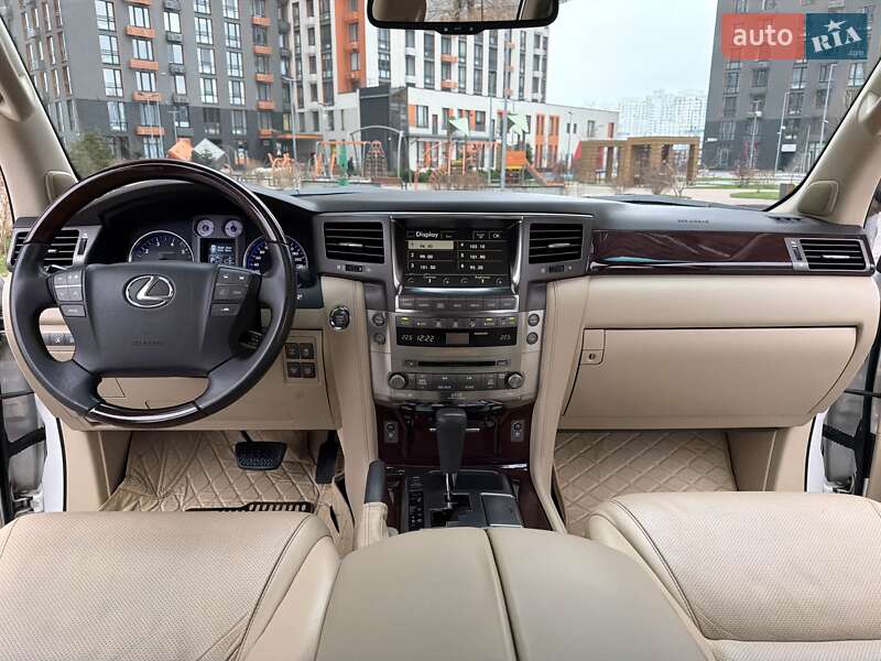 Внедорожник / Кроссовер Lexus LX 2008 в Киеве
