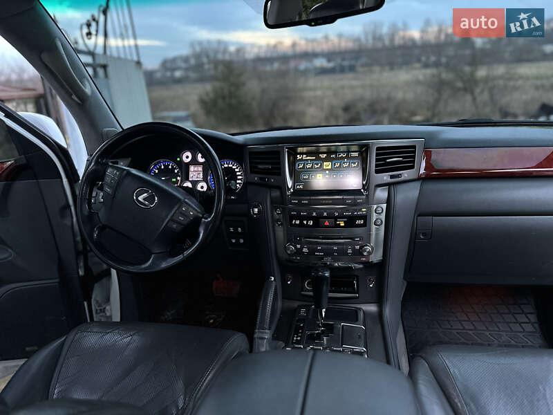 Внедорожник / Кроссовер Lexus LX 2008 в Тернополе