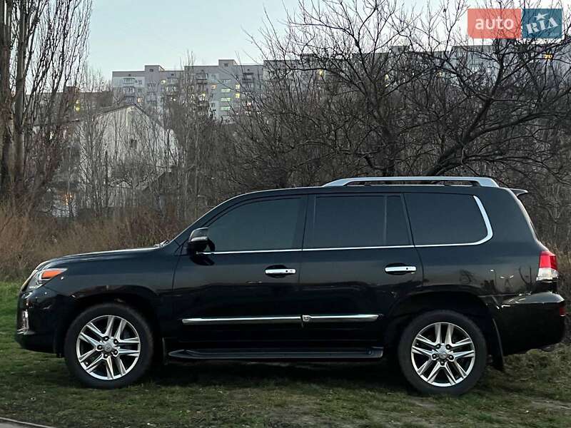 Внедорожник / Кроссовер Lexus LX 2013 в Киеве