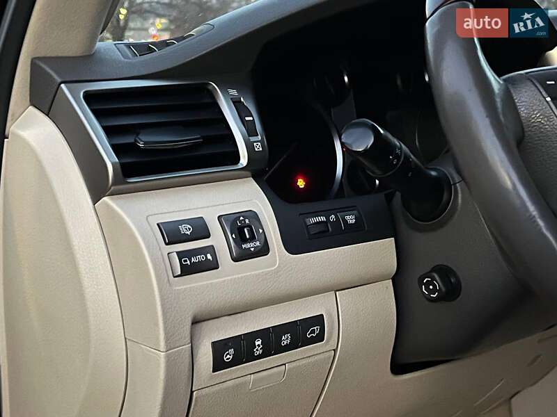 Внедорожник / Кроссовер Lexus LX 2013 в Киеве