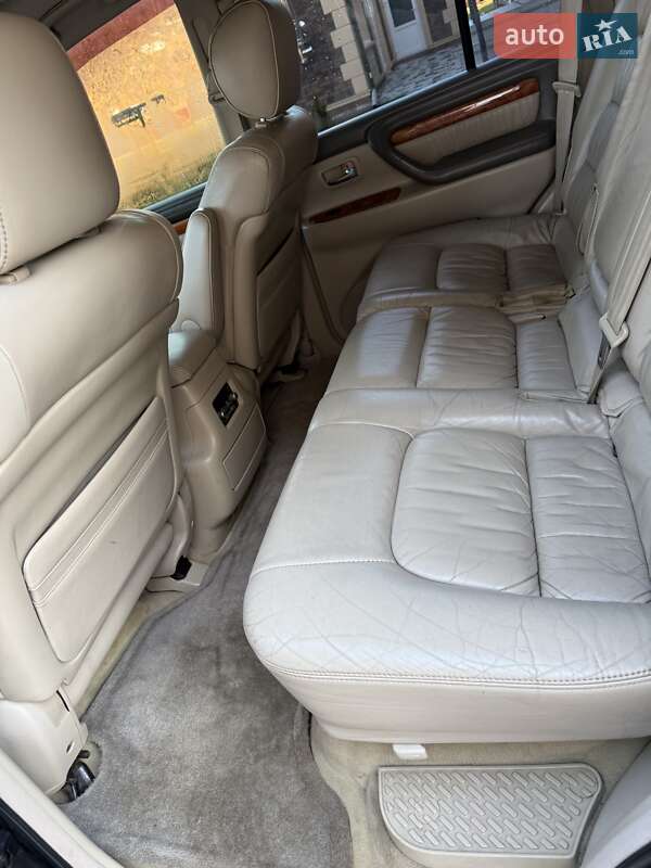 Внедорожник / Кроссовер Lexus LX 2004 в Косове