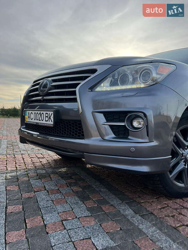 Внедорожник / Кроссовер Lexus LX 2014 в Нововолынске фото 7 Внедорожник / Кроссовер Lexus LX 2014 в Нововолынске