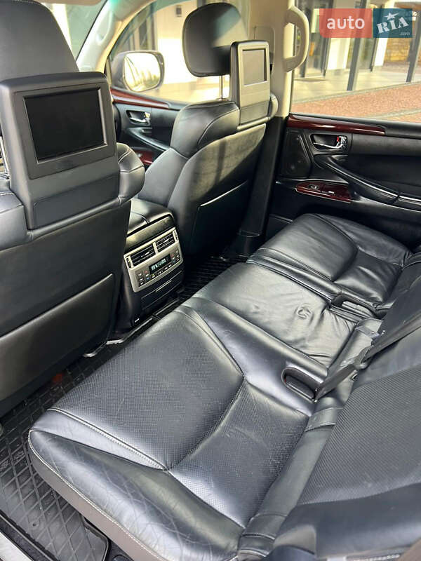 Внедорожник / Кроссовер Lexus LX 2014 в Нововолынске фото 30 Внедорожник / Кроссовер Lexus LX 2014 в Нововолынске