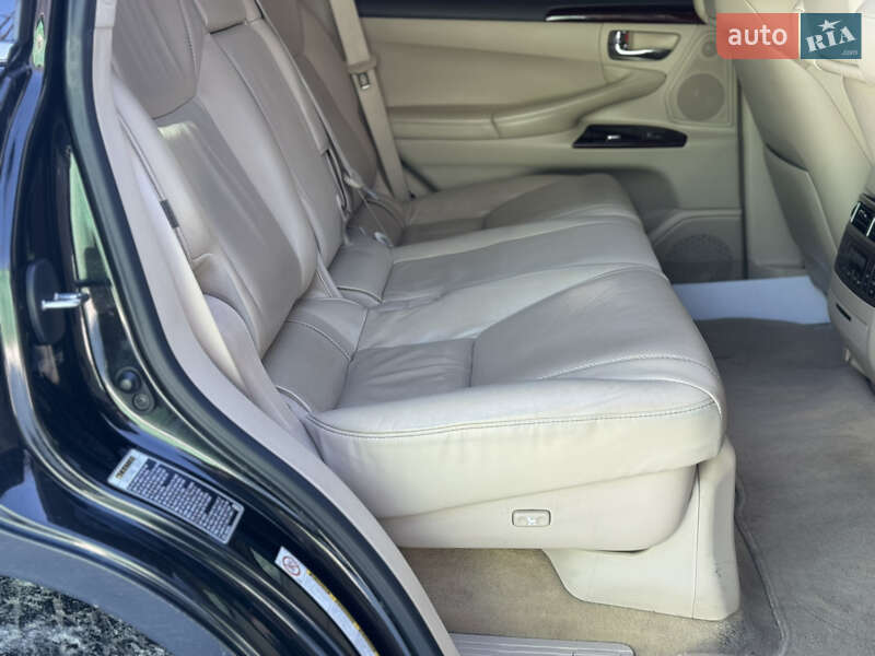 Внедорожник / Кроссовер Lexus LX 2013 в Киеве