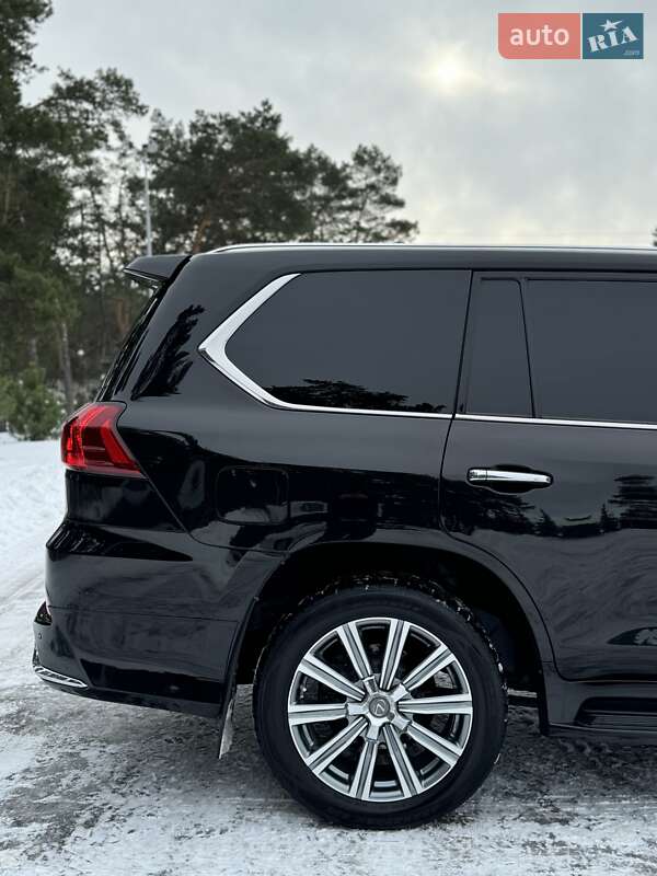 Внедорожник / Кроссовер Lexus LX 2017 в Киеве