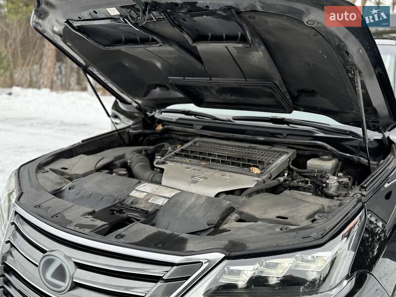 Внедорожник / Кроссовер Lexus LX 2017 в Киеве