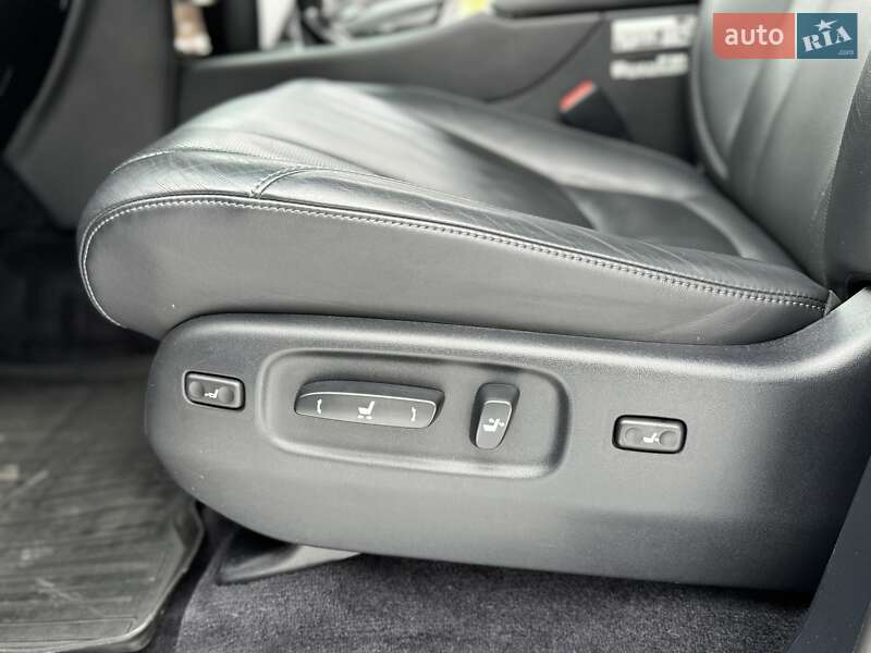 Внедорожник / Кроссовер Lexus LX 2017 в Киеве