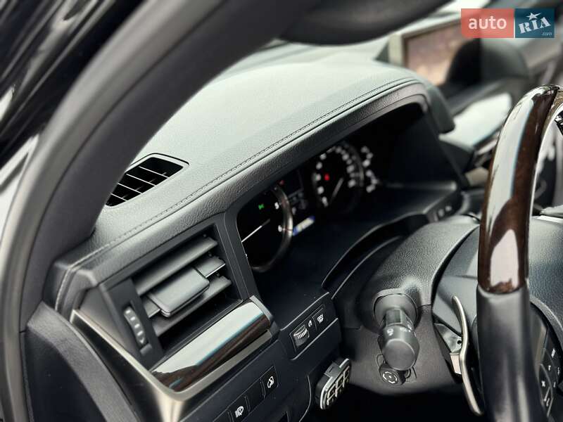 Внедорожник / Кроссовер Lexus LX 2017 в Киеве