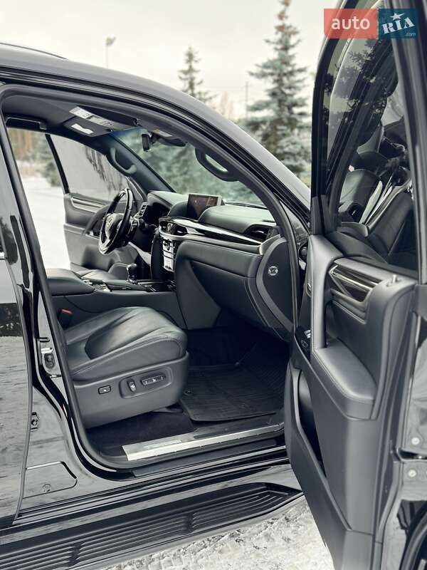 Внедорожник / Кроссовер Lexus LX 2017 в Киеве