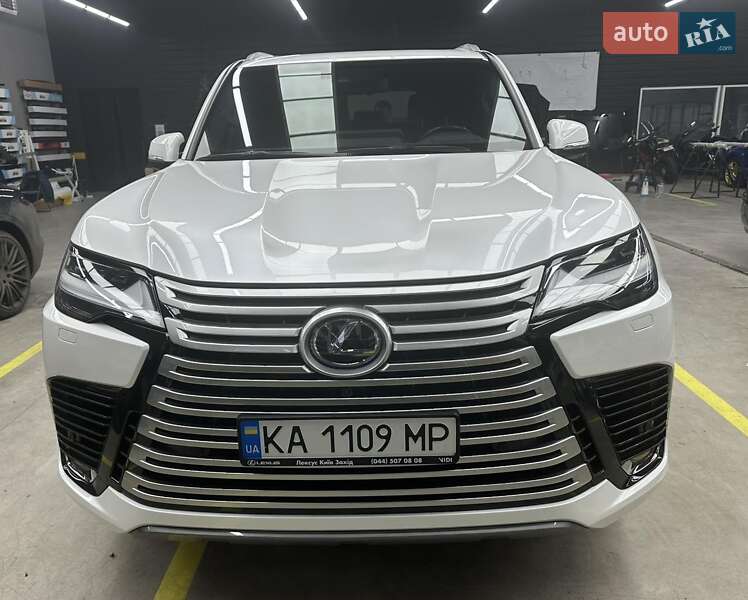 Lexus LX 2022