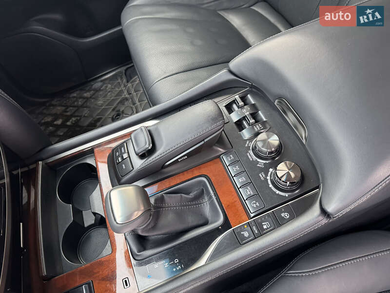 Внедорожник / Кроссовер Lexus LX 2015 в Киеве