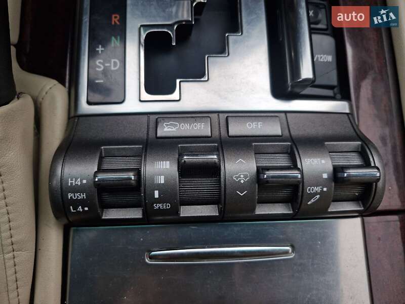 Внедорожник / Кроссовер Lexus LX 2008 в Николаеве