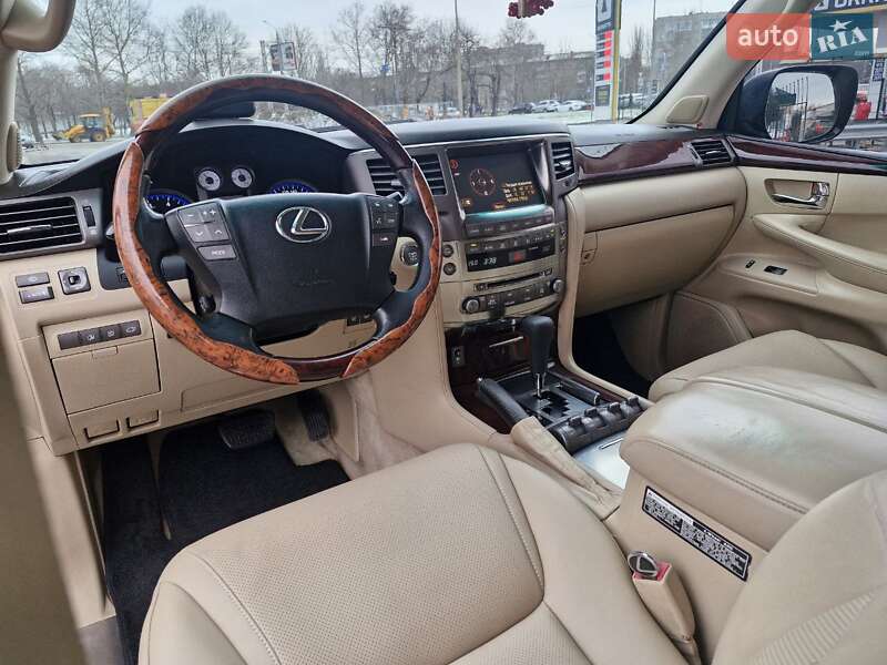 Внедорожник / Кроссовер Lexus LX 2008 в Николаеве