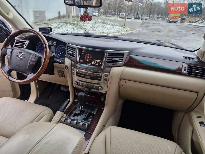Внедорожник / Кроссовер Lexus LX 2008 в Николаеве