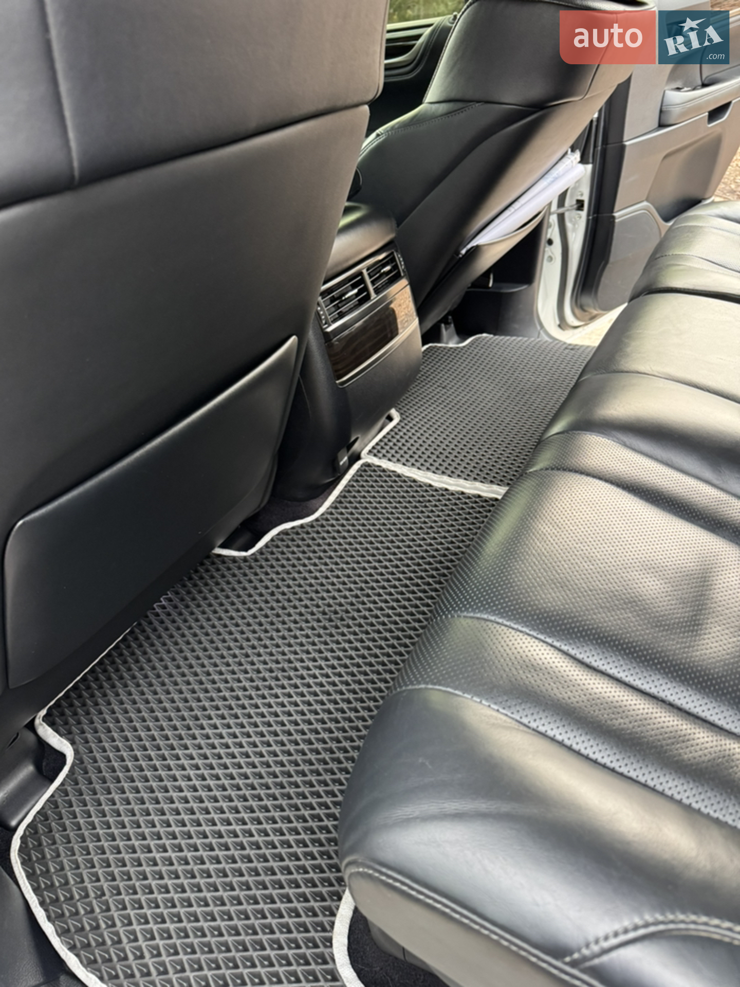 2015 Lexus LX - мініатюра 17