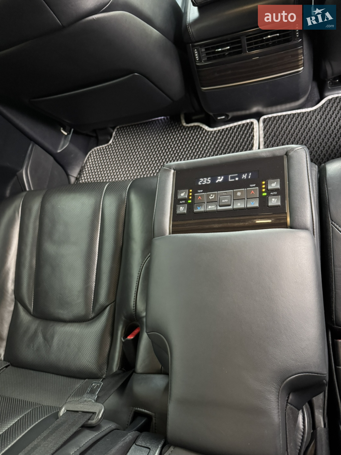 2015 Lexus LX - мініатюра 21