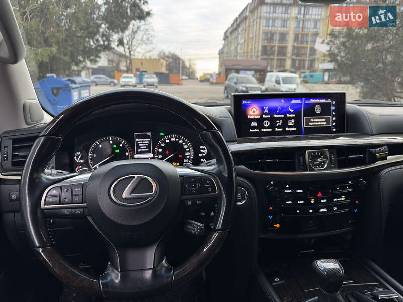 Позашляховик / Кросовер Lexus LX 2015 в Одесі