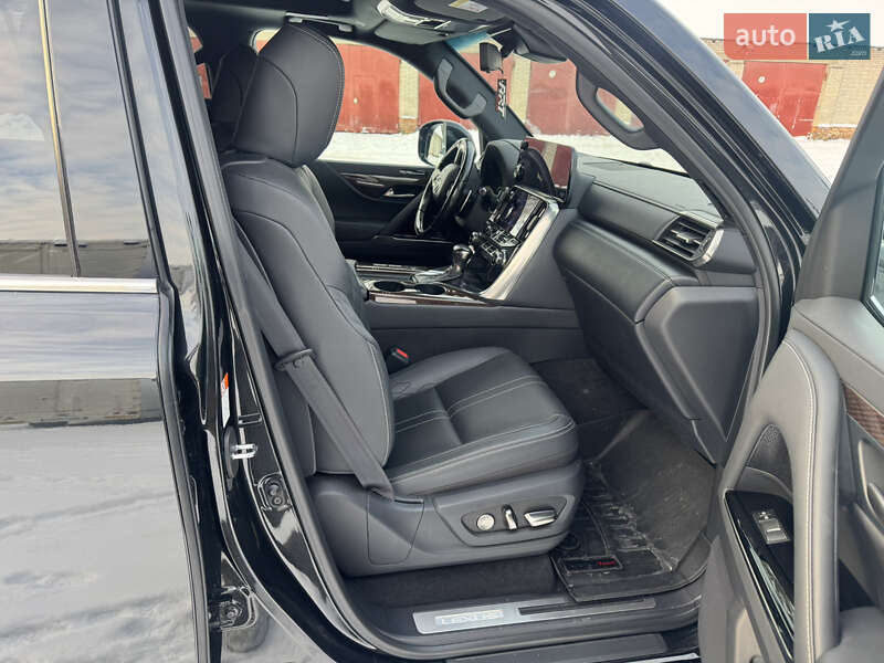 Внедорожник / Кроссовер Lexus LX 2023 в Киеве