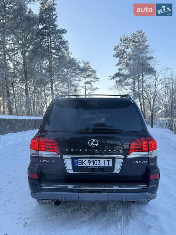 Внедорожник / Кроссовер Lexus LX 2010 в Рокитном
