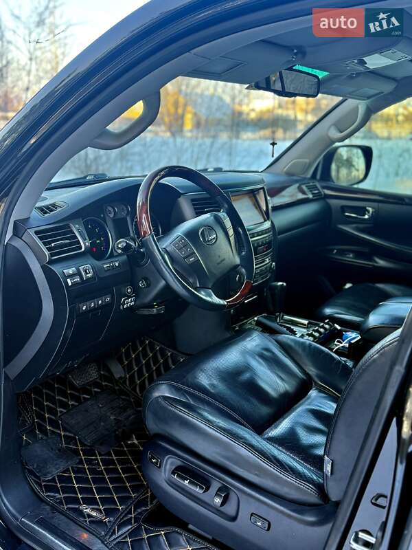 Внедорожник / Кроссовер Lexus LX 2010 в Рокитном