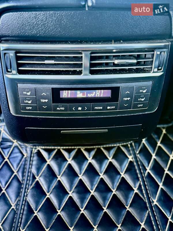 Внедорожник / Кроссовер Lexus LX 2010 в Рокитном