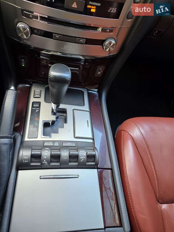 Позашляховик / Кросовер Lexus LX 2014 в Пирятині