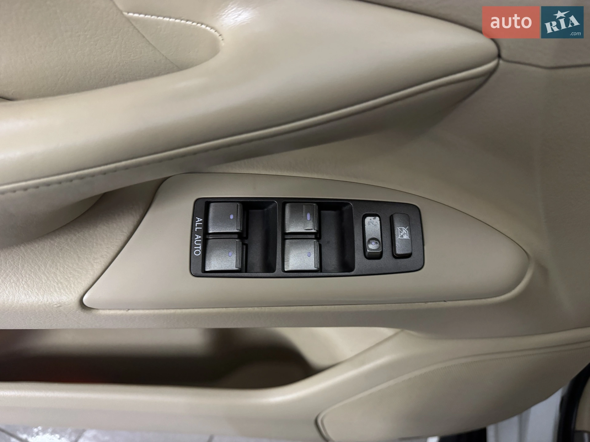 2011 Lexus LX - мініатюра 36
