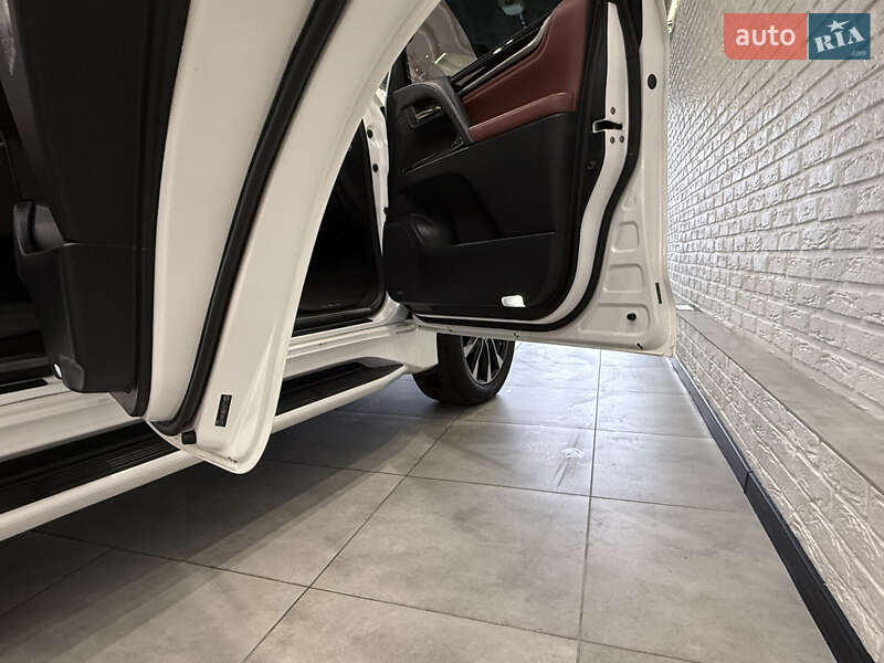 Внедорожник / Кроссовер Lexus LX 2020 в Одессе