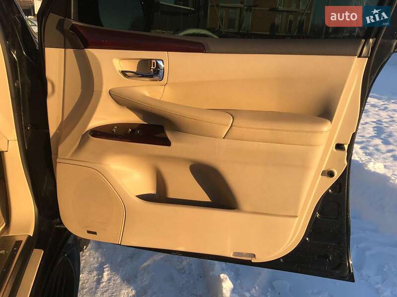 Внедорожник / Кроссовер Lexus LX 2013 в Львове