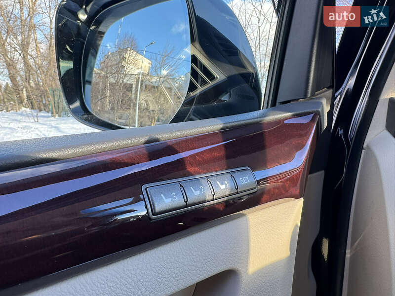 Внедорожник / Кроссовер Lexus LX 2012 в Днепре