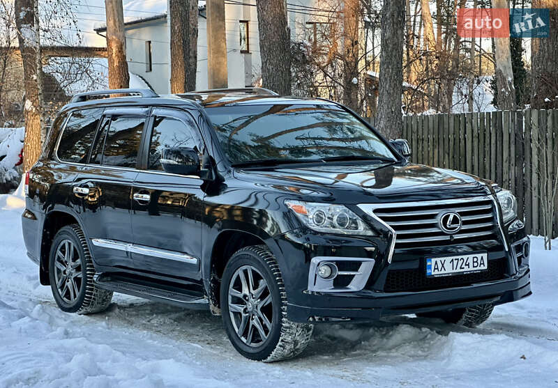 Внедорожник / Кроссовер Lexus LX 2013 в Киеве