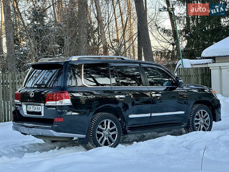 Внедорожник / Кроссовер Lexus LX 2013 в Киеве