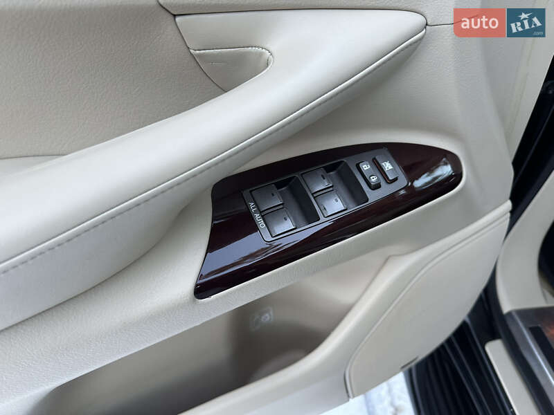 Внедорожник / Кроссовер Lexus LX 2013 в Киеве