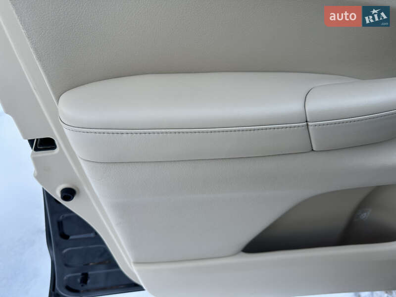 Внедорожник / Кроссовер Lexus LX 2013 в Киеве