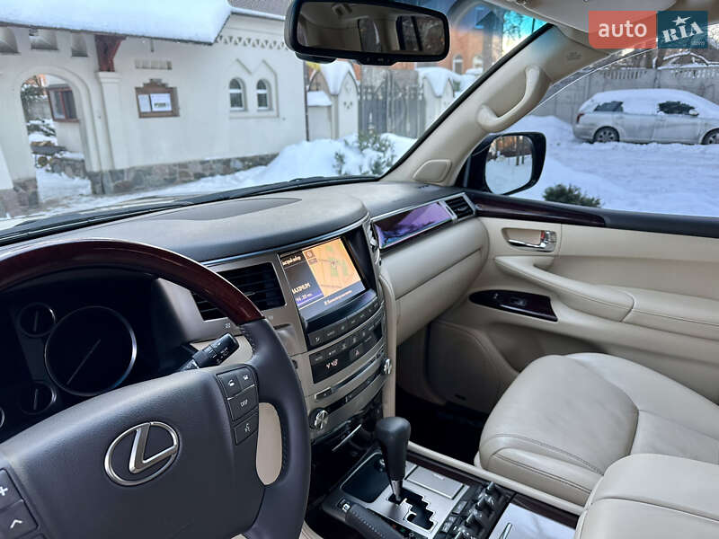 Внедорожник / Кроссовер Lexus LX 2013 в Киеве